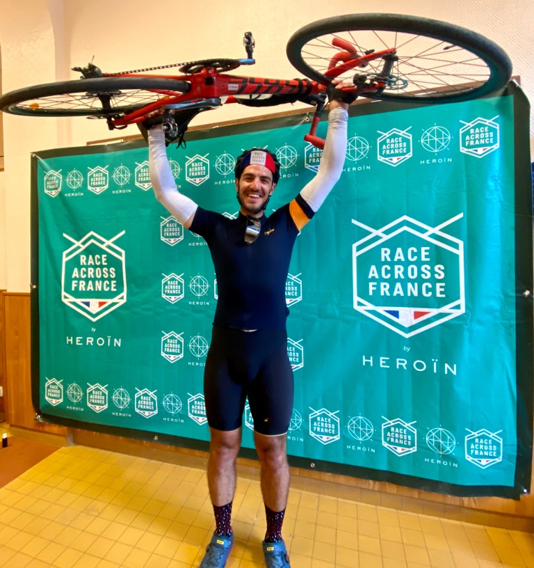 7C0CEC43-673D-47E2-BCD3-B56BEC0AE813